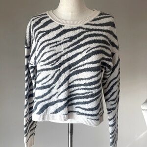 Sincerely Jules Women’s super soft zebra print sweater gray ivory cotton size L